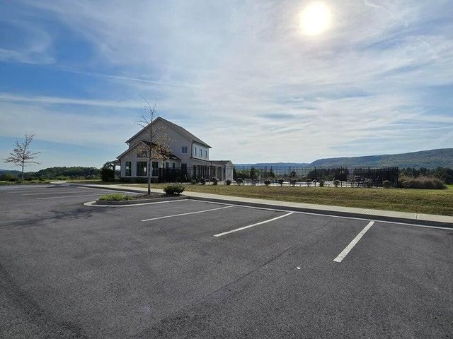 102 Pinnacle Point Drive, Dunlap, TN 37327