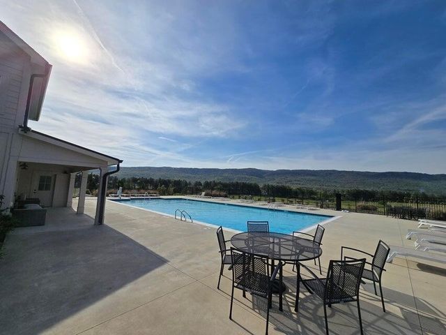 102 Pinnacle Point Drive, Dunlap, TN 37327
