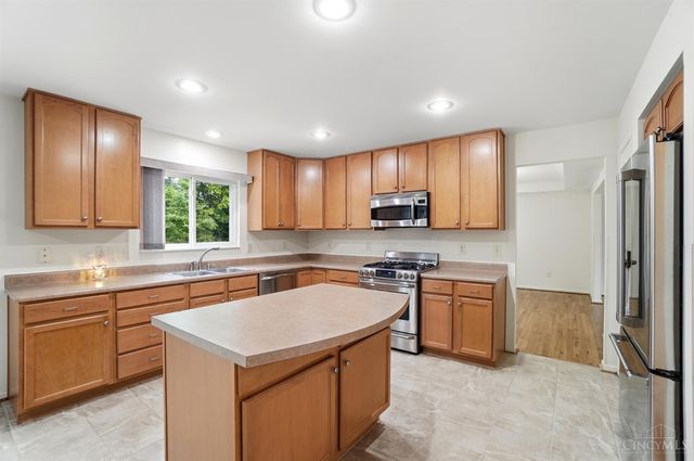 6211 Avebury Court, Hamilton Twp, OH 45152