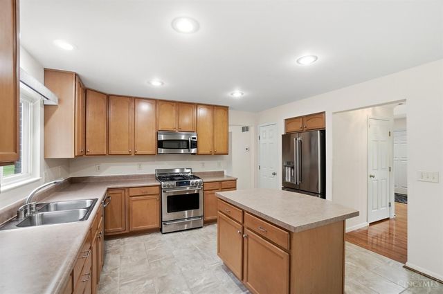 6211 Avebury Court, Hamilton Twp, OH 45152