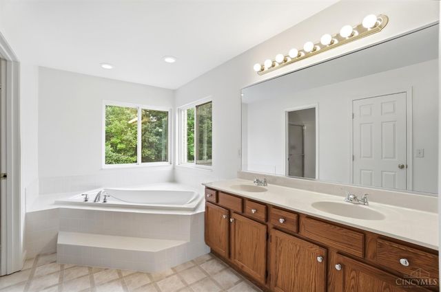 6211 Avebury Court, Hamilton Twp, OH 45152