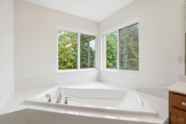 6211 Avebury Court, Hamilton Twp, OH 45152