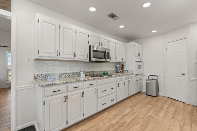 1013 Highland Road, Cleburne, TX 76033