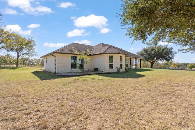 1013 Highland Road, Cleburne, TX 76033