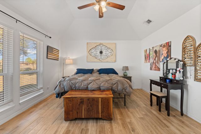 1013 Highland Road, Cleburne, TX 76033