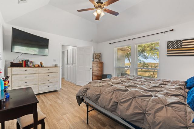 1013 Highland Road, Cleburne, TX 76033