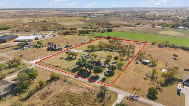 1013 Highland Road, Cleburne, TX 76033