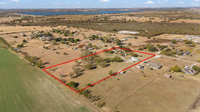 1013 Highland Road, Cleburne, TX 76033