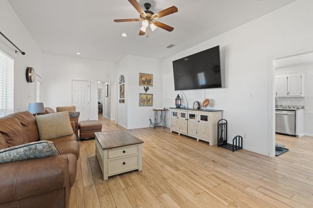 1013 Highland Road, Cleburne, TX 76033