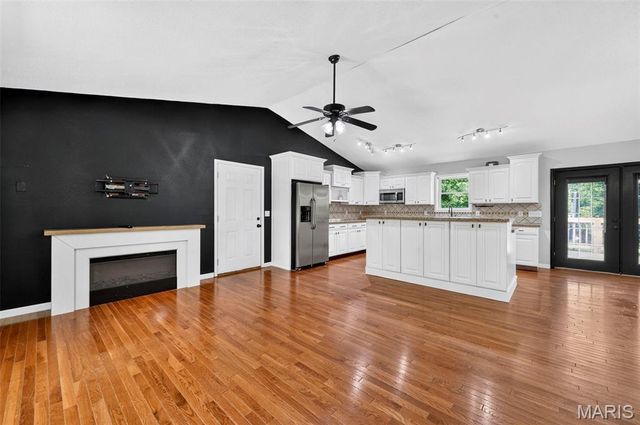 9536 Three Oaks Ln, Bloomsdale, MO 63627