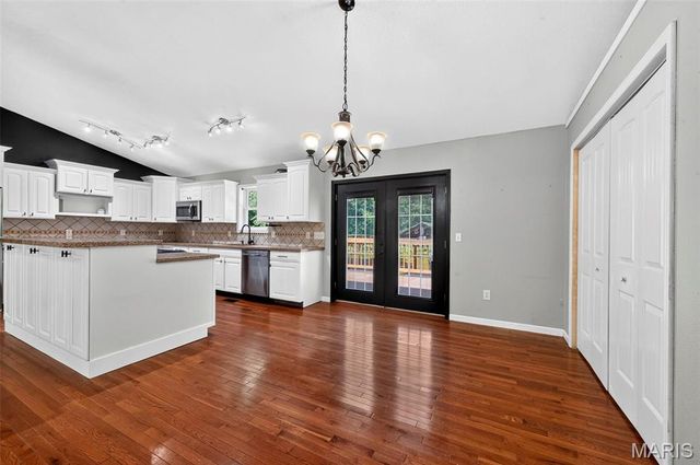 9536 Three Oaks Ln, Bloomsdale, MO 63627