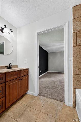 9536 Three Oaks Ln, Bloomsdale, MO 63627