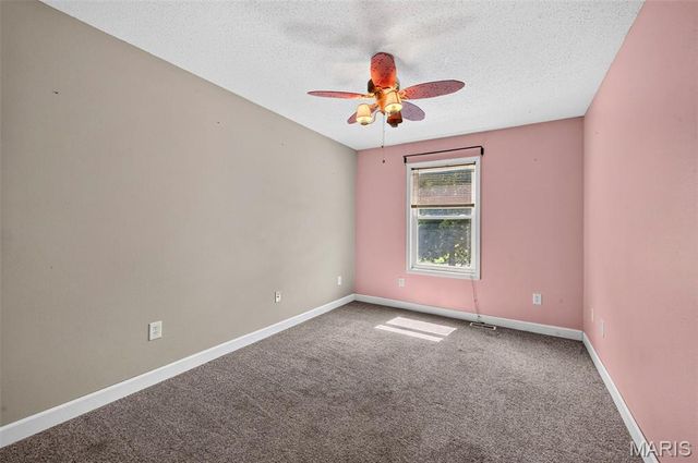 9536 Three Oaks Ln, Bloomsdale, MO 63627
