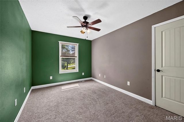 9536 Three Oaks Ln, Bloomsdale, MO 63627