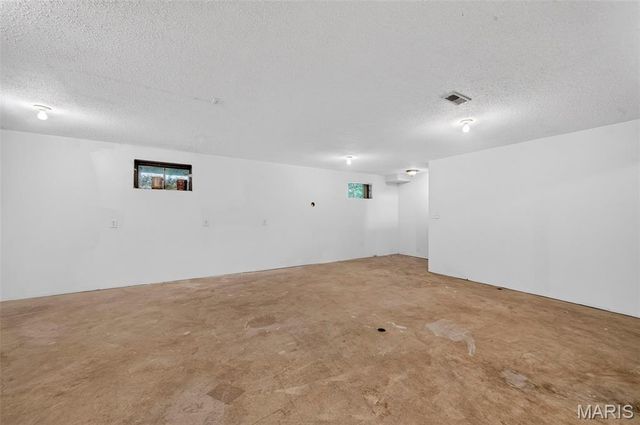 9536 Three Oaks Ln, Bloomsdale, MO 63627