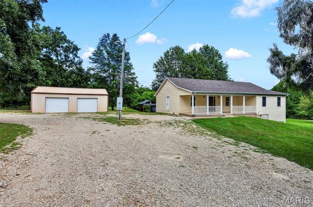9536 Three Oaks Ln, Bloomsdale, MO 63627