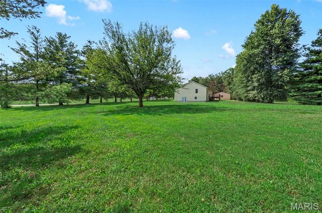 9536 Three Oaks Ln, Bloomsdale, MO 63627