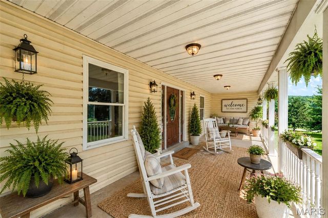 9536 Three Oaks Ln, Bloomsdale, MO 63627