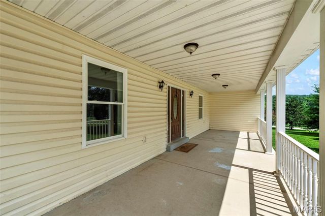 9536 Three Oaks Ln, Bloomsdale, MO 63627
