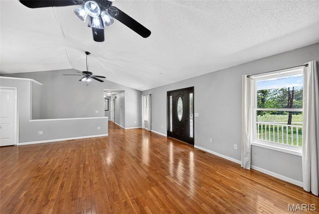 9536 Three Oaks Ln, Bloomsdale, MO 63627