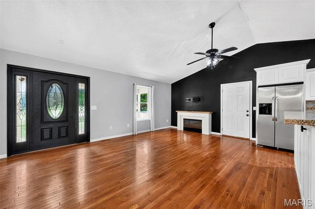 9536 Three Oaks Ln, Bloomsdale, MO 63627