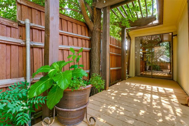 919 Boxwood Drive, Lewisville, TX 75067