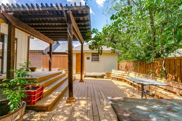 919 Boxwood Drive, Lewisville, TX 75067