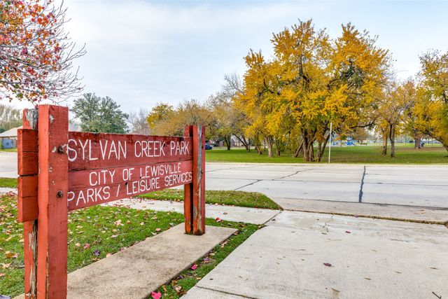 919 Boxwood Drive, Lewisville, TX 75067
