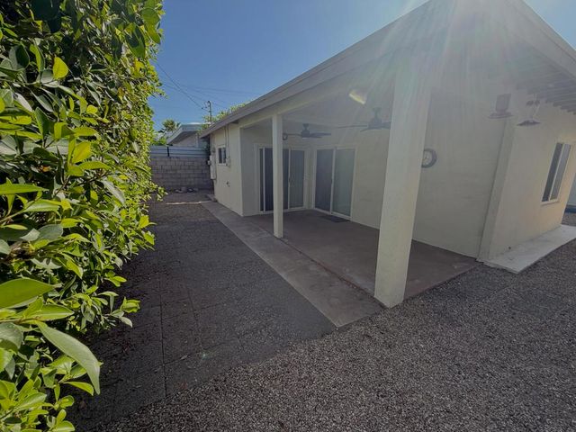 690 S Calle Palo Fierro, Palm Springs, CA 92264