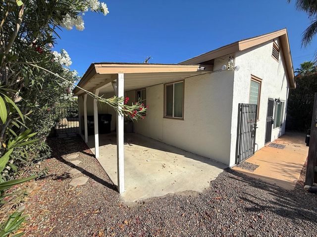 690 S Calle Palo Fierro, Palm Springs, CA 92264