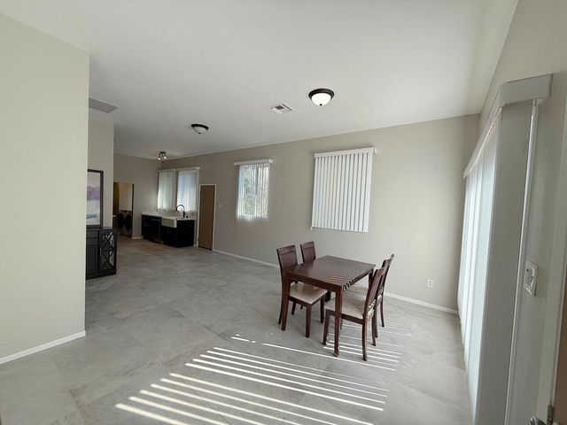 690 S Calle Palo Fierro, Palm Springs, CA 92264