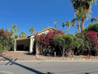 690 S Calle Palo Fierro, Palm Springs, CA 92264