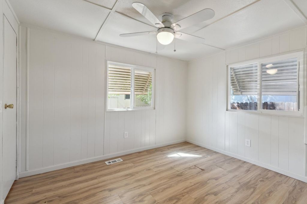 Image 10 of property listing at 9360 N Blackstone Avenue # 141, Fresno, CA 93720