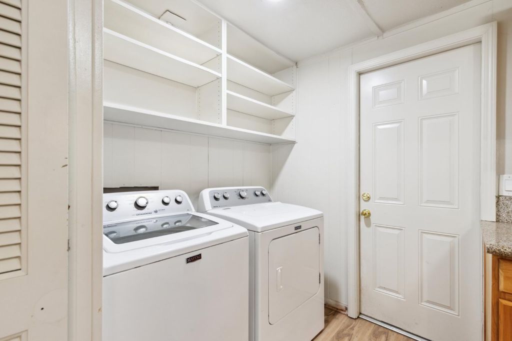 Image 9 of property listing at 9360 N Blackstone Avenue # 141, Fresno, CA 93720