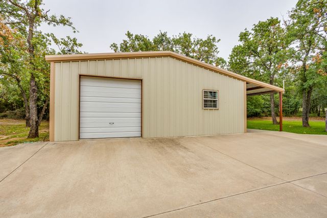 263 Oak Creek Circle, Springtown, TX 76082