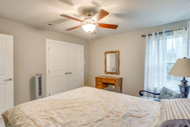 263 Oak Creek Circle, Springtown, TX 76082