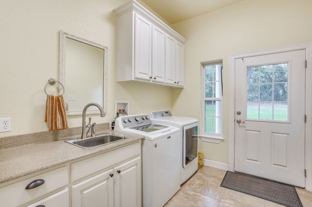 263 Oak Creek Circle, Springtown, TX 76082