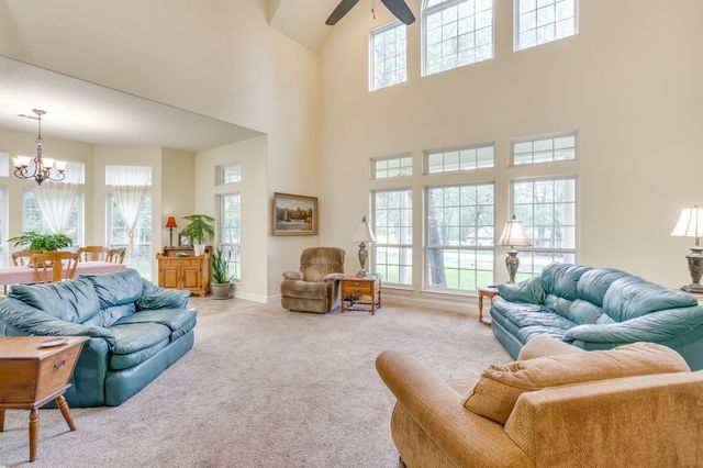 263 Oak Creek Circle, Springtown, TX 76082