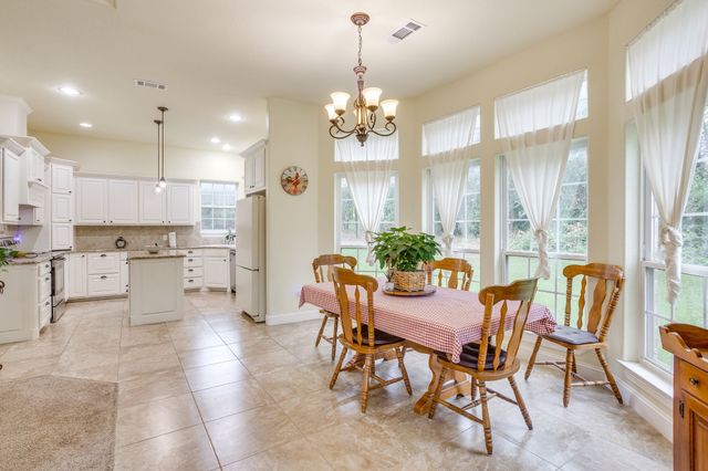 263 Oak Creek Circle, Springtown, TX 76082