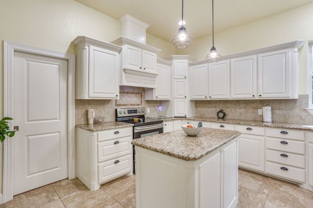 263 Oak Creek Circle, Springtown, TX 76082