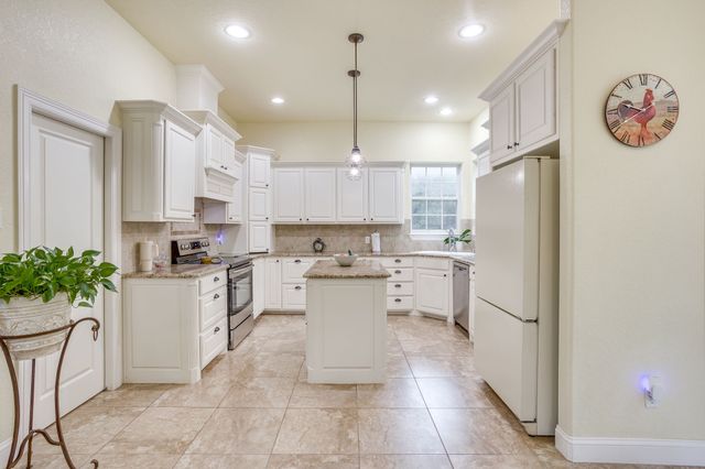 263 Oak Creek Circle, Springtown, TX 76082