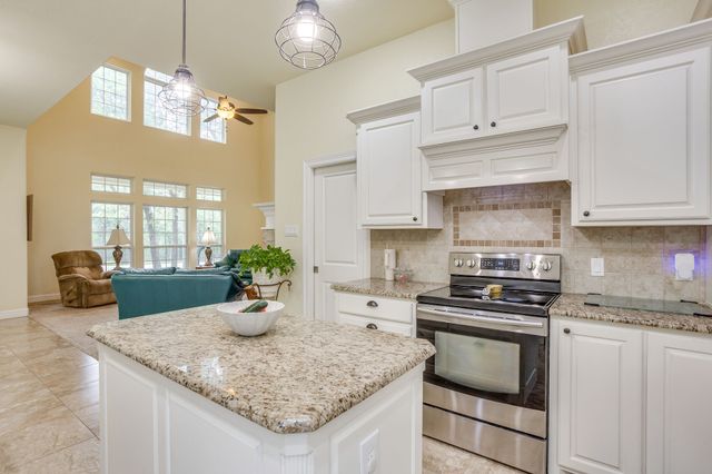 263 Oak Creek Circle, Springtown, TX 76082