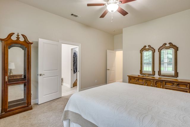 263 Oak Creek Circle, Springtown, TX 76082
