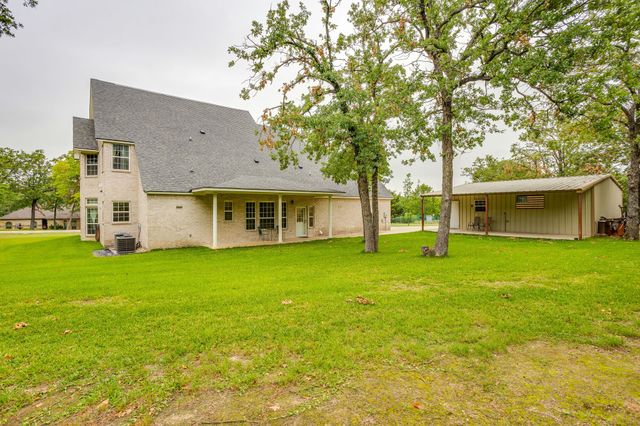 263 Oak Creek Circle, Springtown, TX 76082