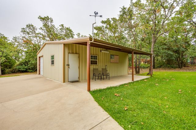 263 Oak Creek Circle, Springtown, TX 76082