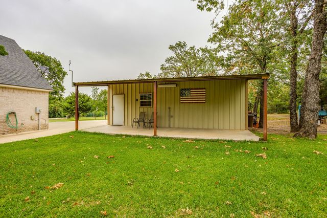 263 Oak Creek Circle, Springtown, TX 76082