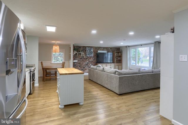 950 N MILL ST, Lebanon, PA 17046