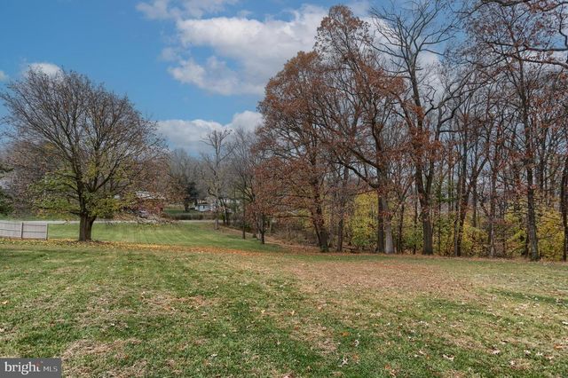 950 N MILL ST, Lebanon, PA 17046