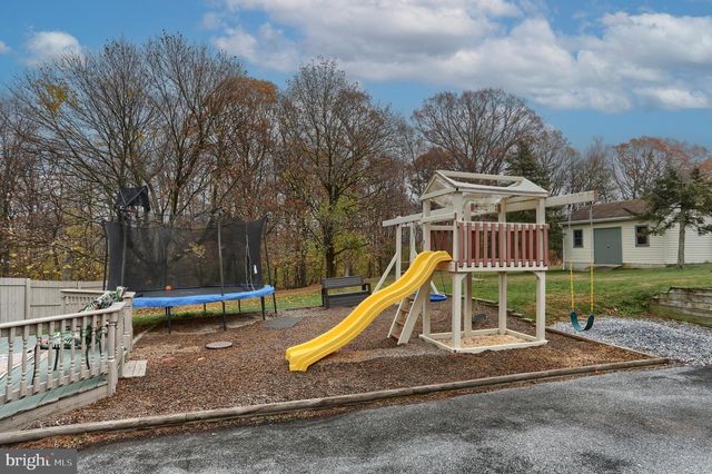 950 N MILL ST, Lebanon, PA 17046