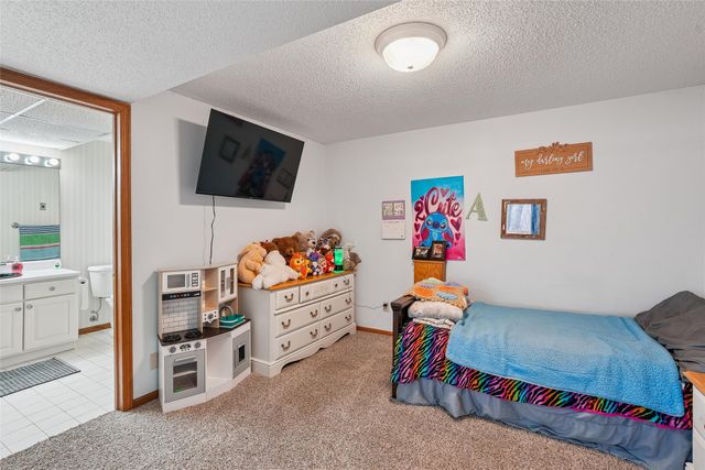 1419 Sunrise Drive, Knoxville, IA 50138